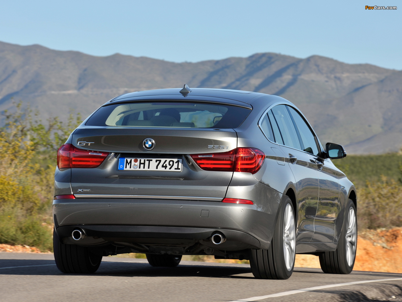 Pictures of BMW 535i xDrive Gran Turismo Luxury Line (F07) 2013 (1280 x 960)