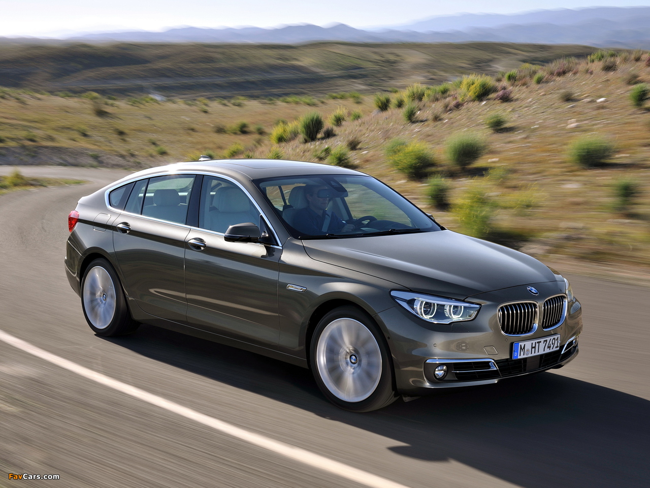 Pictures of BMW 535i xDrive Gran Turismo Luxury Line (F07) 2013 (1280 x 960)