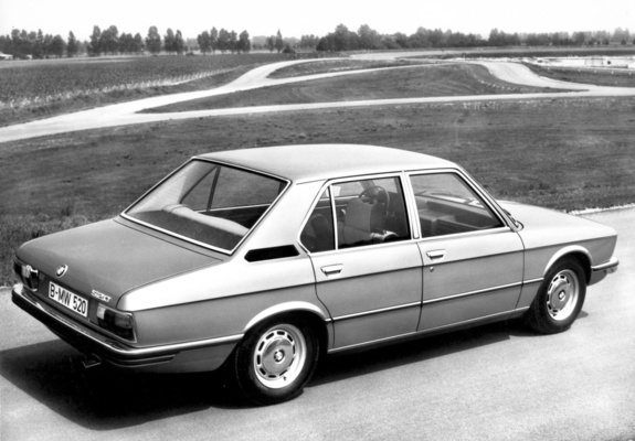 Pictures of BMW 520 Sedan (E12) 1972–76