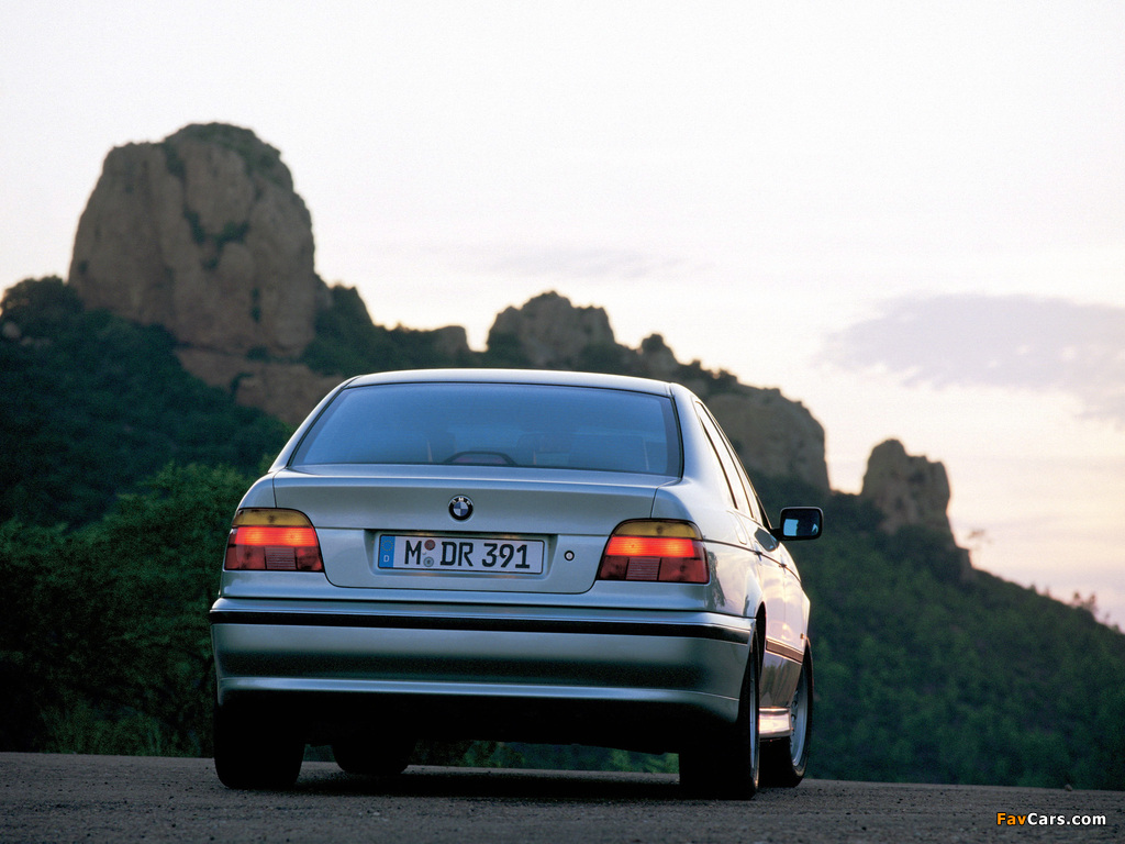Pictures of BMW 5 Series Sedan (E39) 1995–2003 (1024 x 768)