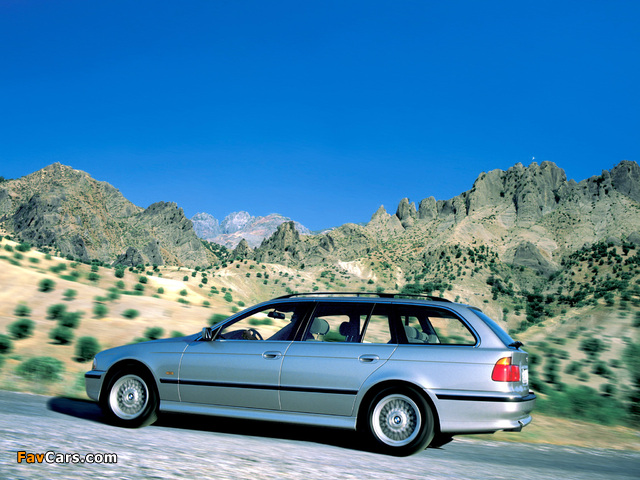 Pictures of BMW 528i Touring (E39) 1997–2000 (640 x 480)