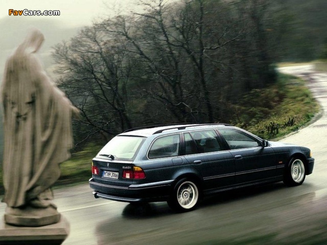 Pictures of BMW 540i Touring (E39) 1997–2004 (640 x 480)