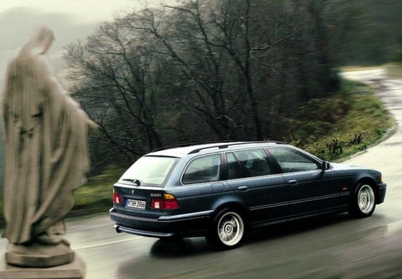 Pictures of BMW 540i Touring (E39) 1997–2004