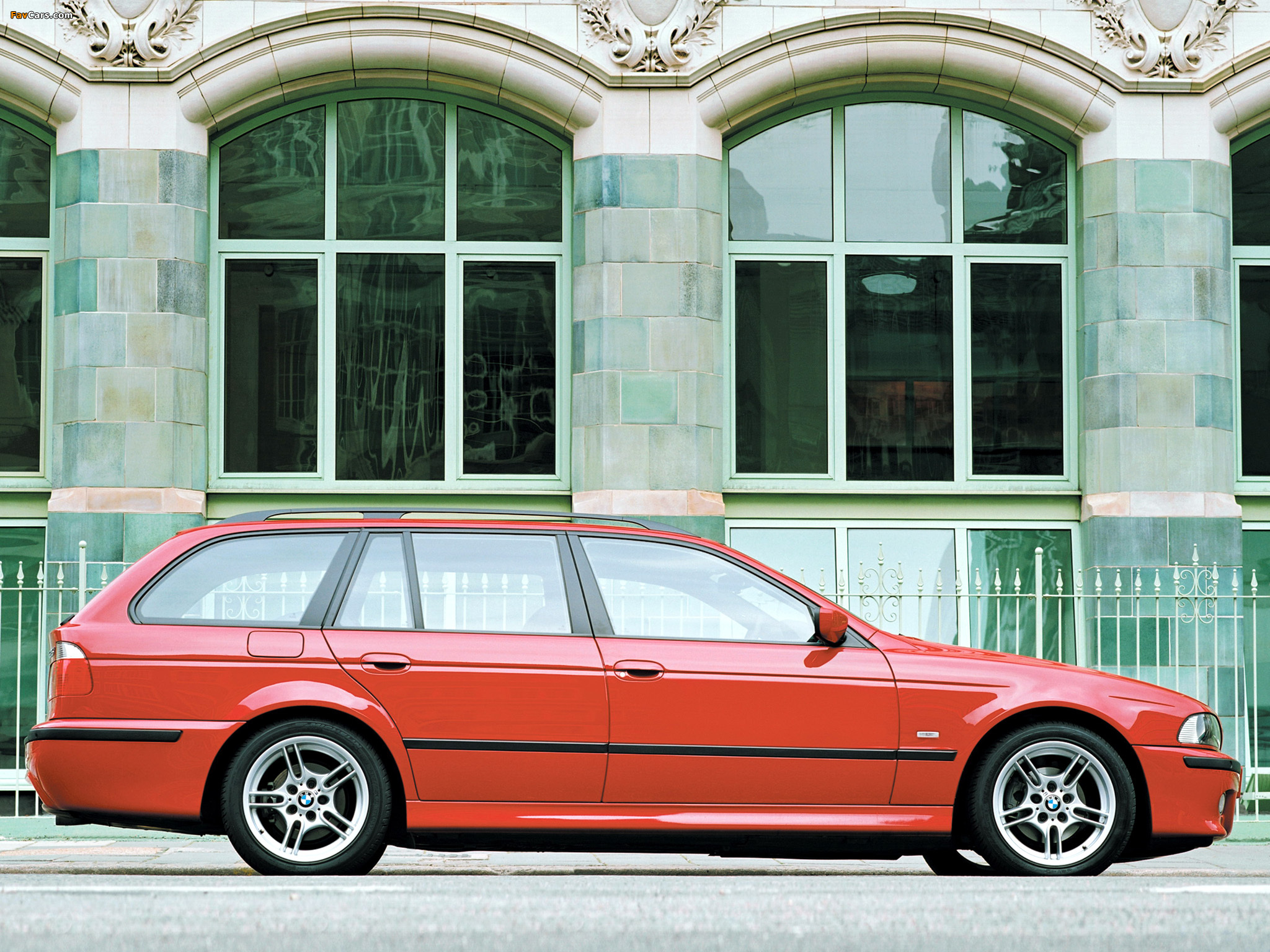 Pictures of BMW 525i Touring M Sports Package (E39) 2002 (2048 x 1536)