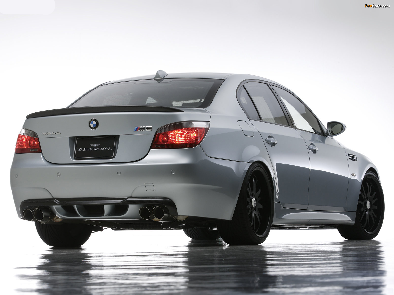 Pictures of WALD BMW M5 (E60) 2004–10 (1600 x 1200)
