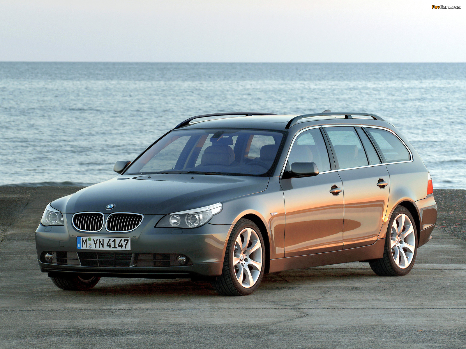 Pictures of BMW 545i Touring (E61) 2004–05 (1600 x 1200)