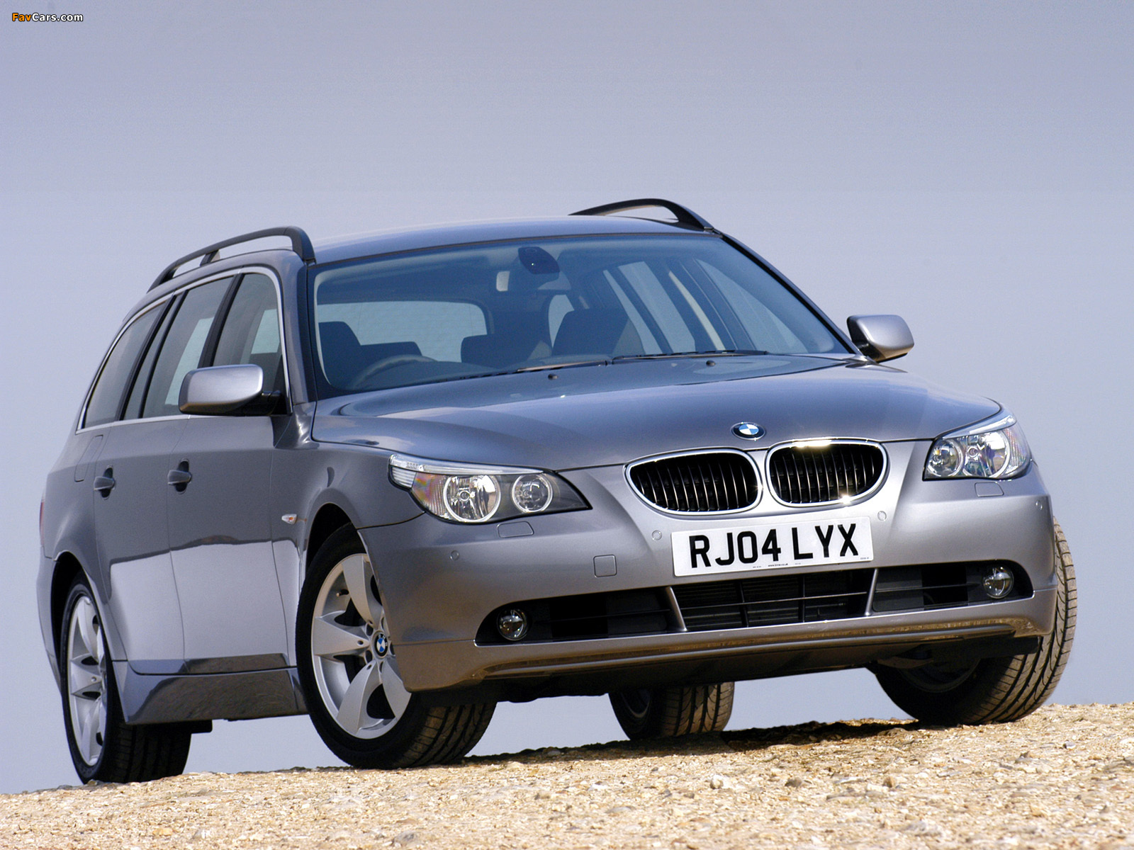 Pictures of BMW 525i Touring UK-spec (E61) 2004–07 (1600 x 1200)