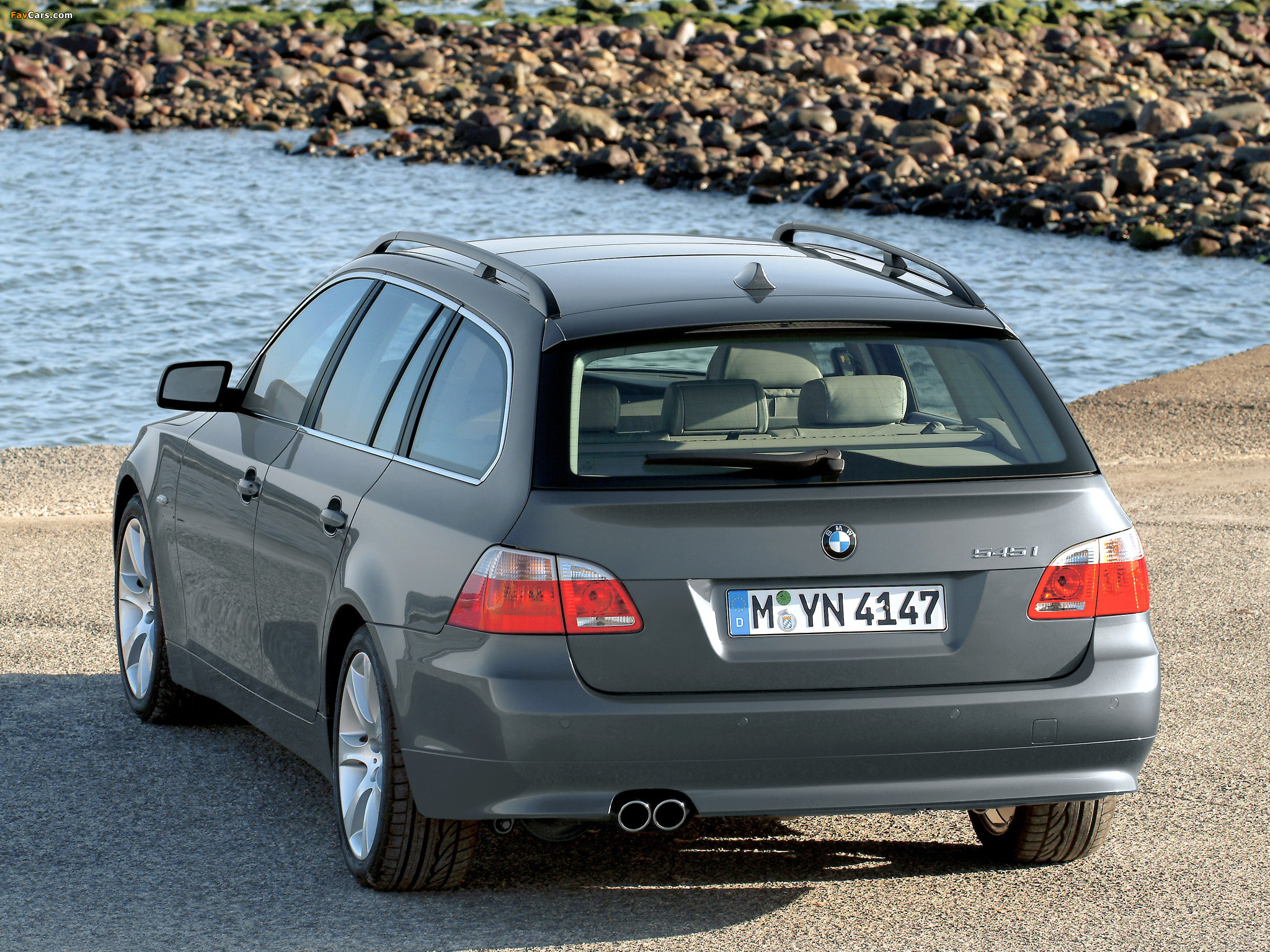 Pictures of BMW 545i Touring (E61) 2004–05 (2048 x 1536)