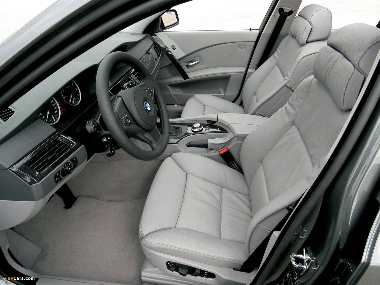 Pictures of BMW 545i Touring (E61) 2004–05 (1280 x 960)