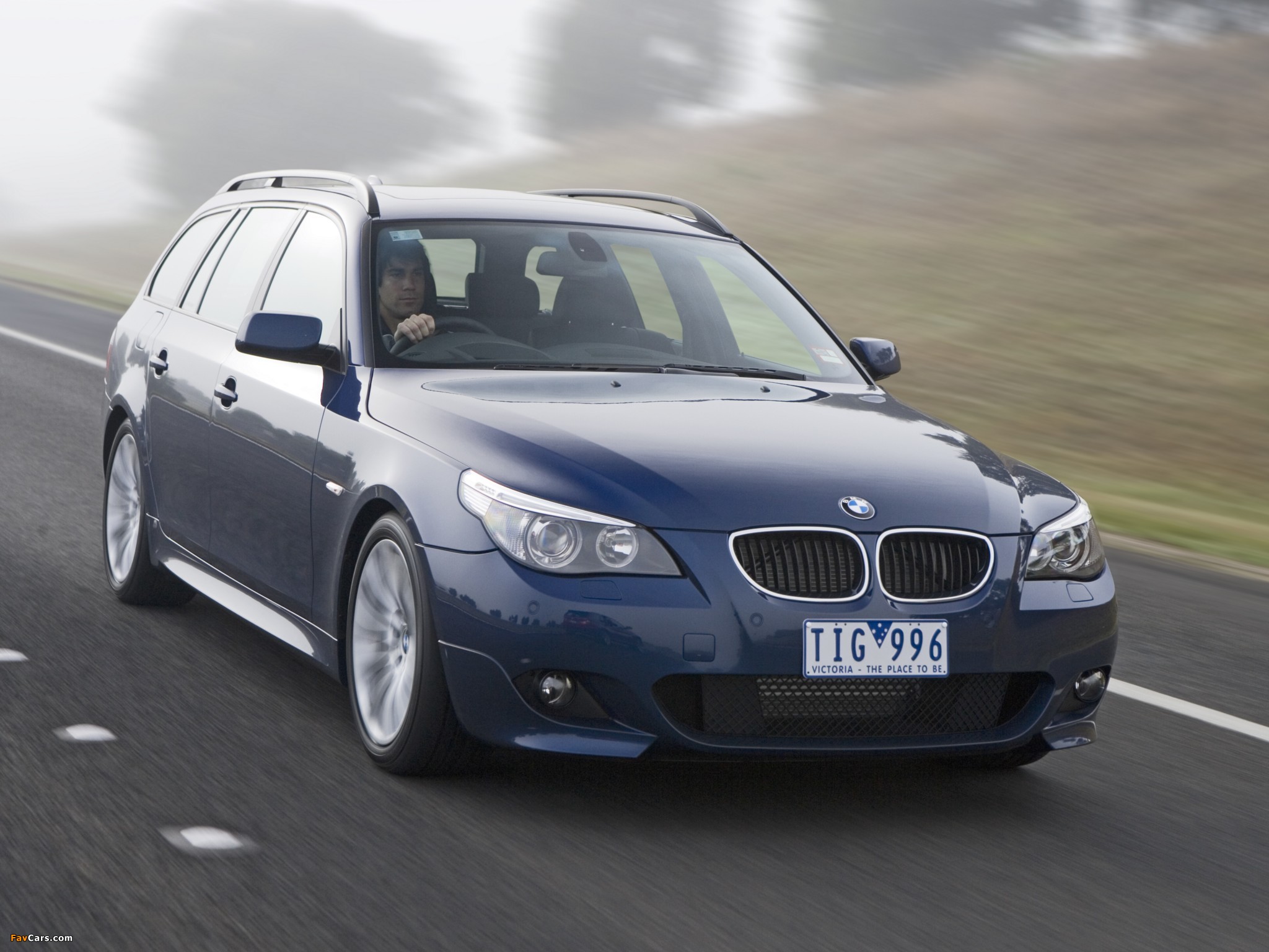 Pictures of BMW 530i Touring M Sports Package AU-spec (E61) 2005 (2048 x 1536)