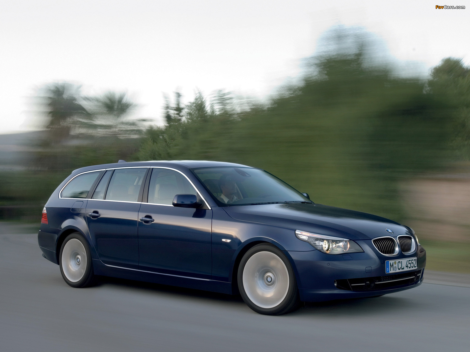 Pictures of BMW 530i Touring (E61) 2007–10 (1600 x 1200)