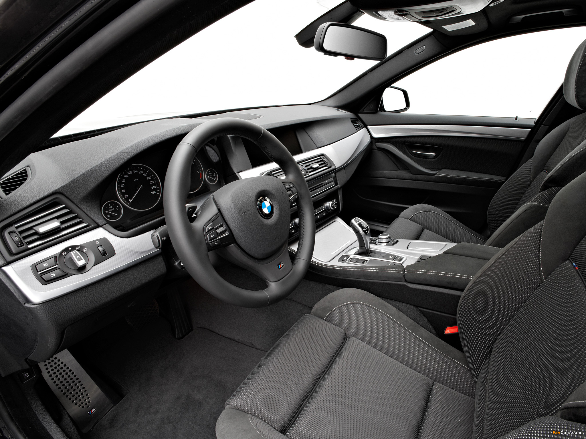 Pictures of BMW 535d Sedan M Sports Package (F10) 2010–13 (2048 x 1536)