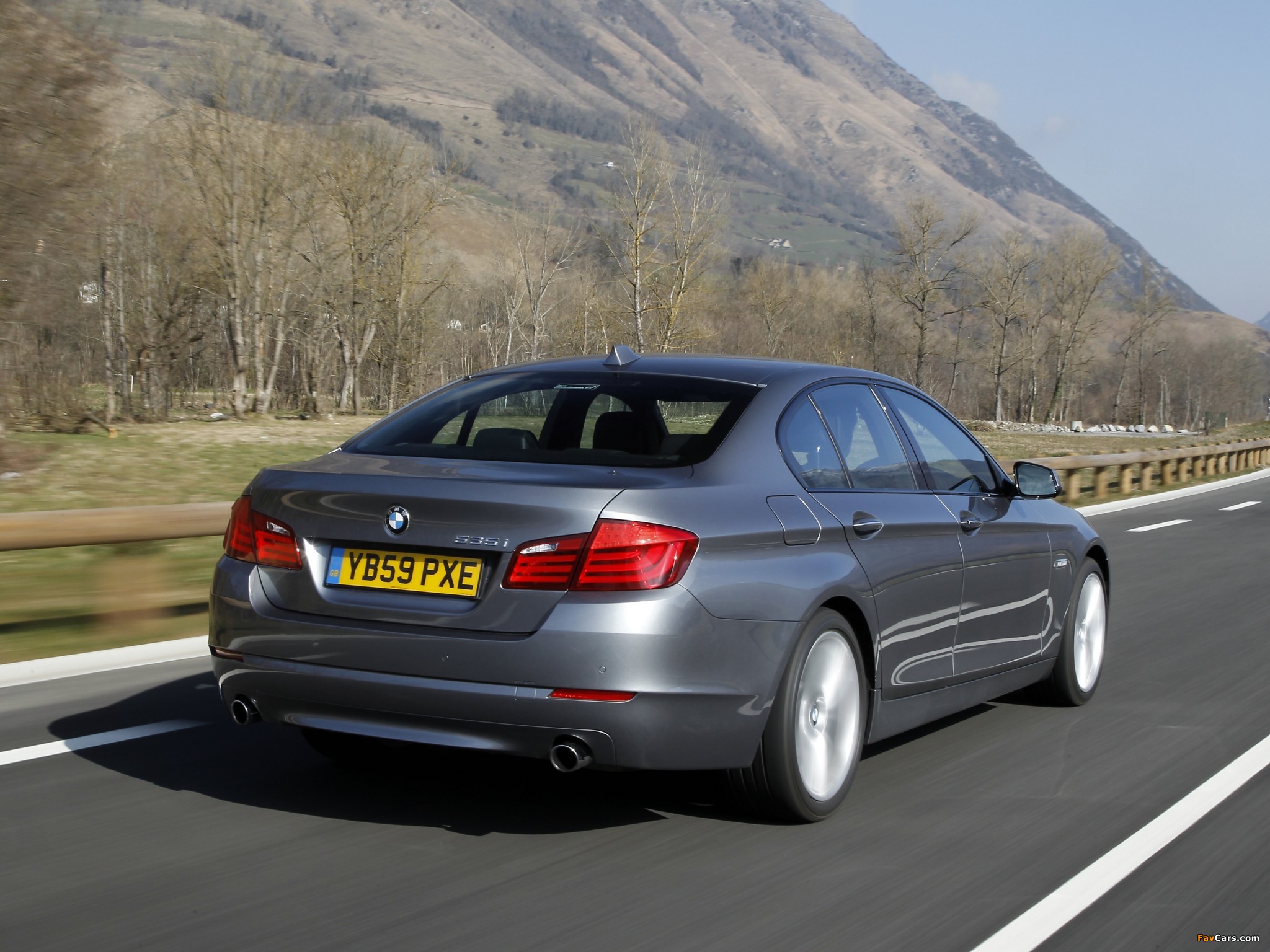 Pictures of BMW 535i Sedan UK-spec (F10) 2010 (2048 x 1536)