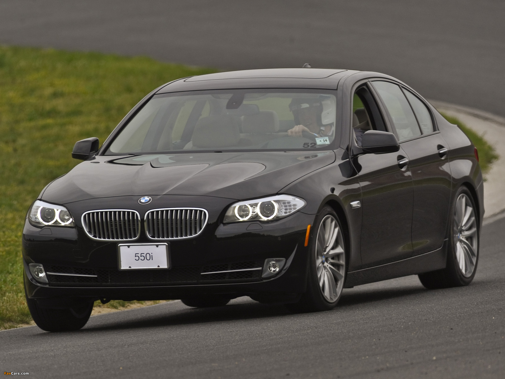 Pictures of BMW 550i Sedan US-spec (F10) 2010–13 (2048 x 1536)