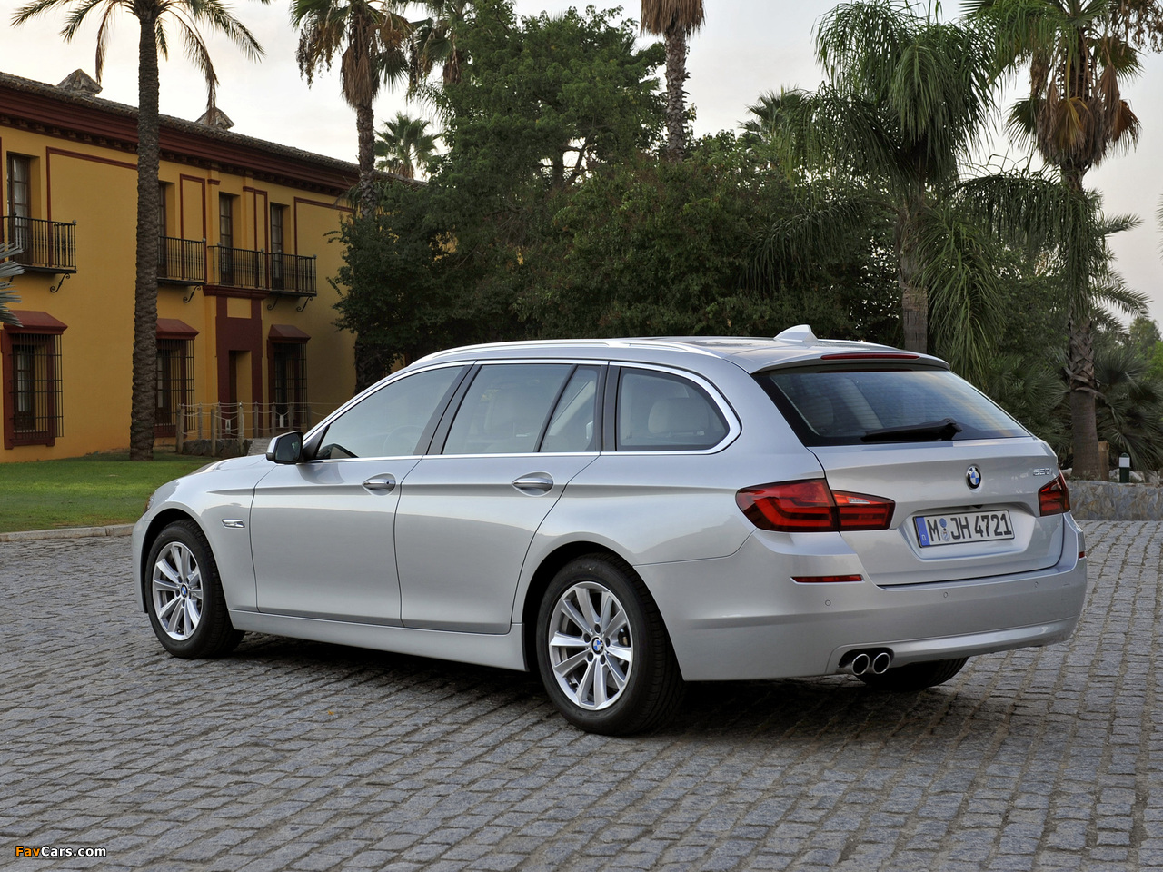 Pictures of BMW 520i Touring (F11) 2011 (1280 x 960)