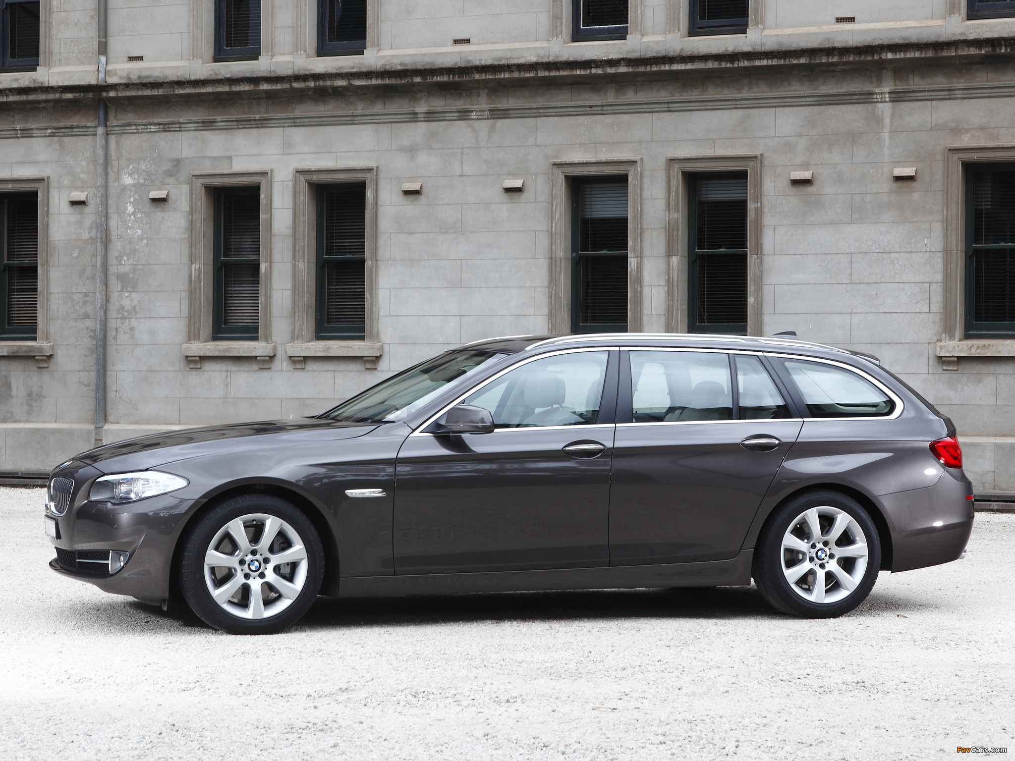 Pictures of BMW 535i Touring AU-spec (F11) 2011 (2048 x 1536)
