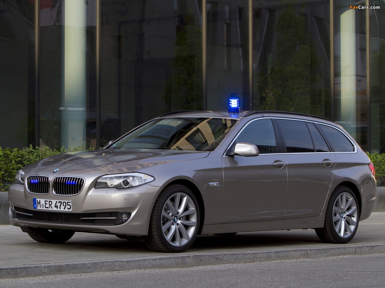 Pictures of BMW 5 Series Touring Covert Vehicle (F11) 2011–13 (1280 x 960)