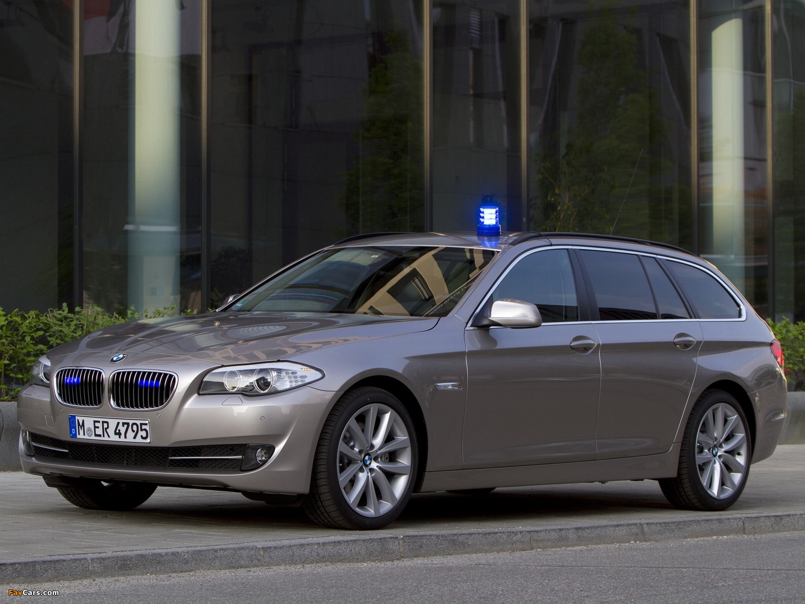 Pictures of BMW 5 Series Touring Covert Vehicle (F11) 2011–13 (1600 x 1200)