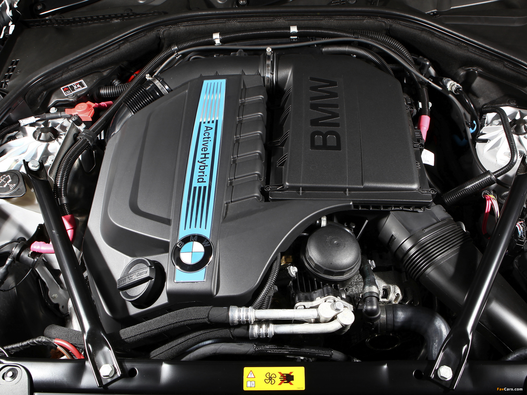 Pictures of BMW ActiveHybrid 5 AU-spec (F10) 2012 (2048 x 1536)