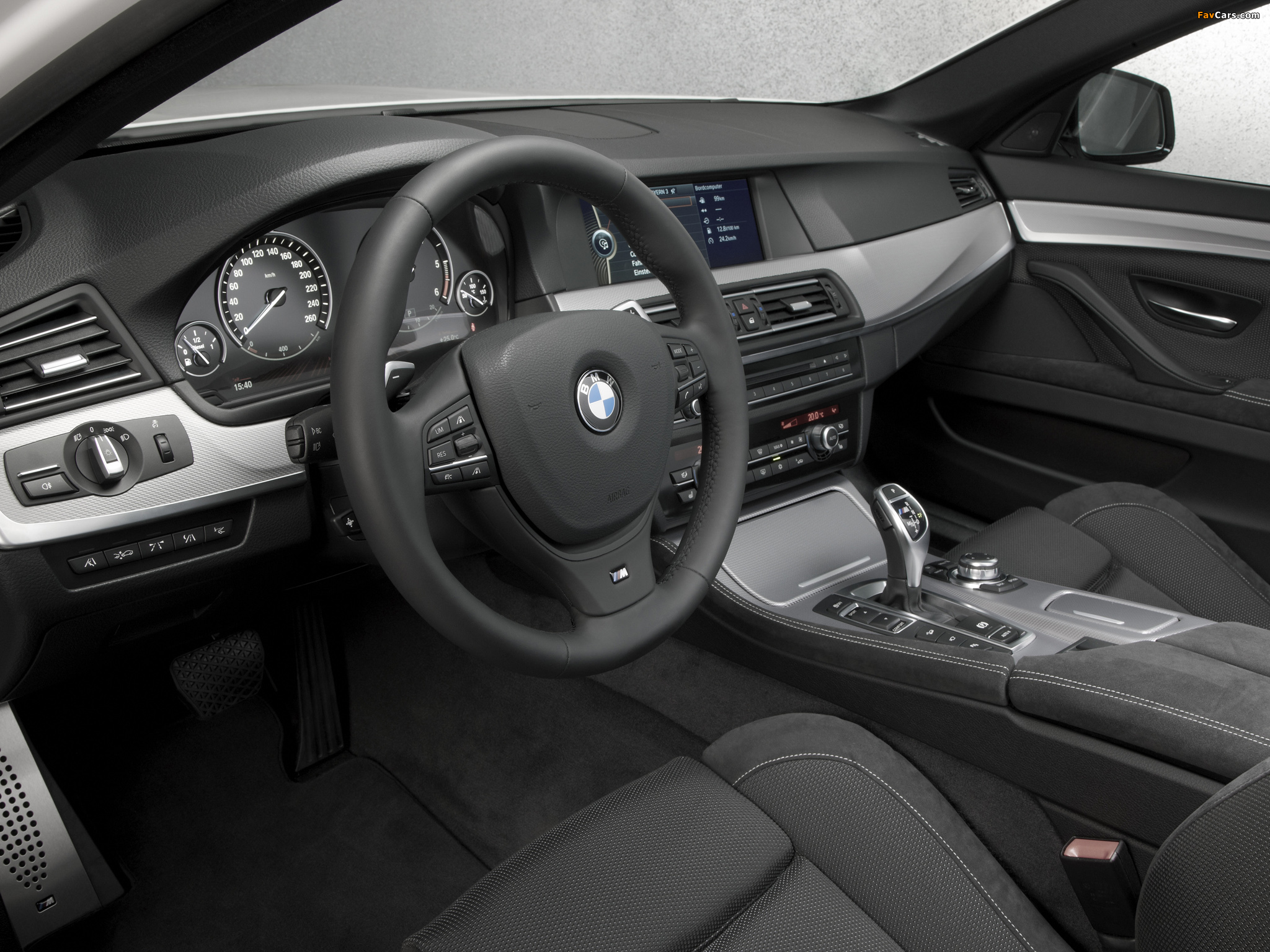Pictures of BMW M550d xDrive Sedan (F10) 2012 (2048 x 1536)