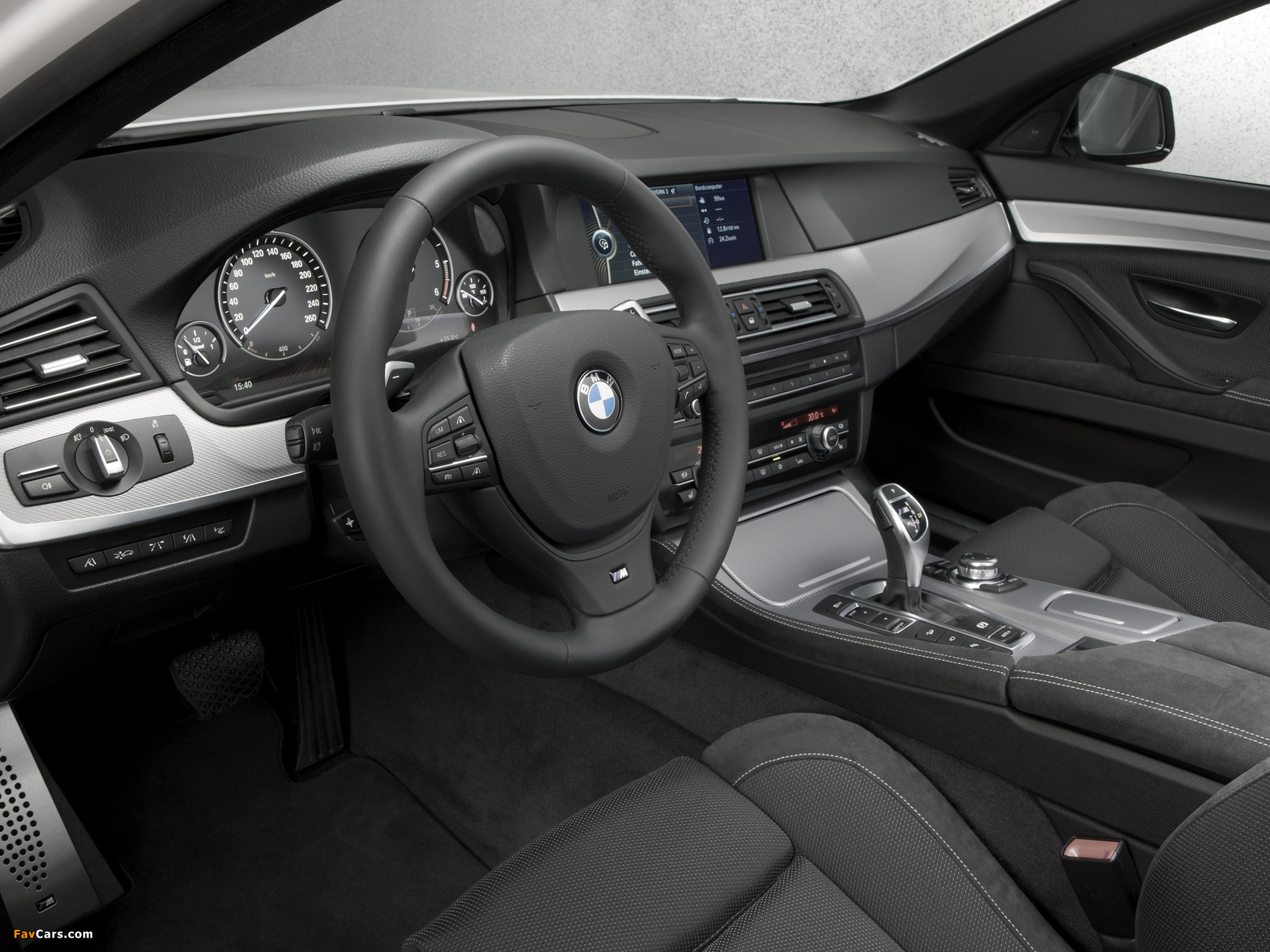 Pictures of BMW M550d xDrive Sedan (F10) 2012 (1600 x 1200)