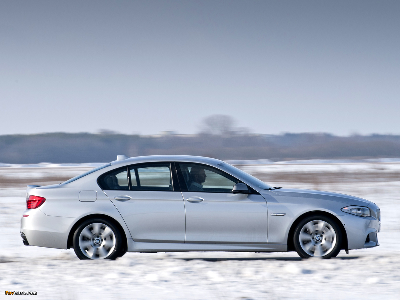 Pictures of BMW M550d xDrive Sedan (F10) 2012 (1280 x 960)