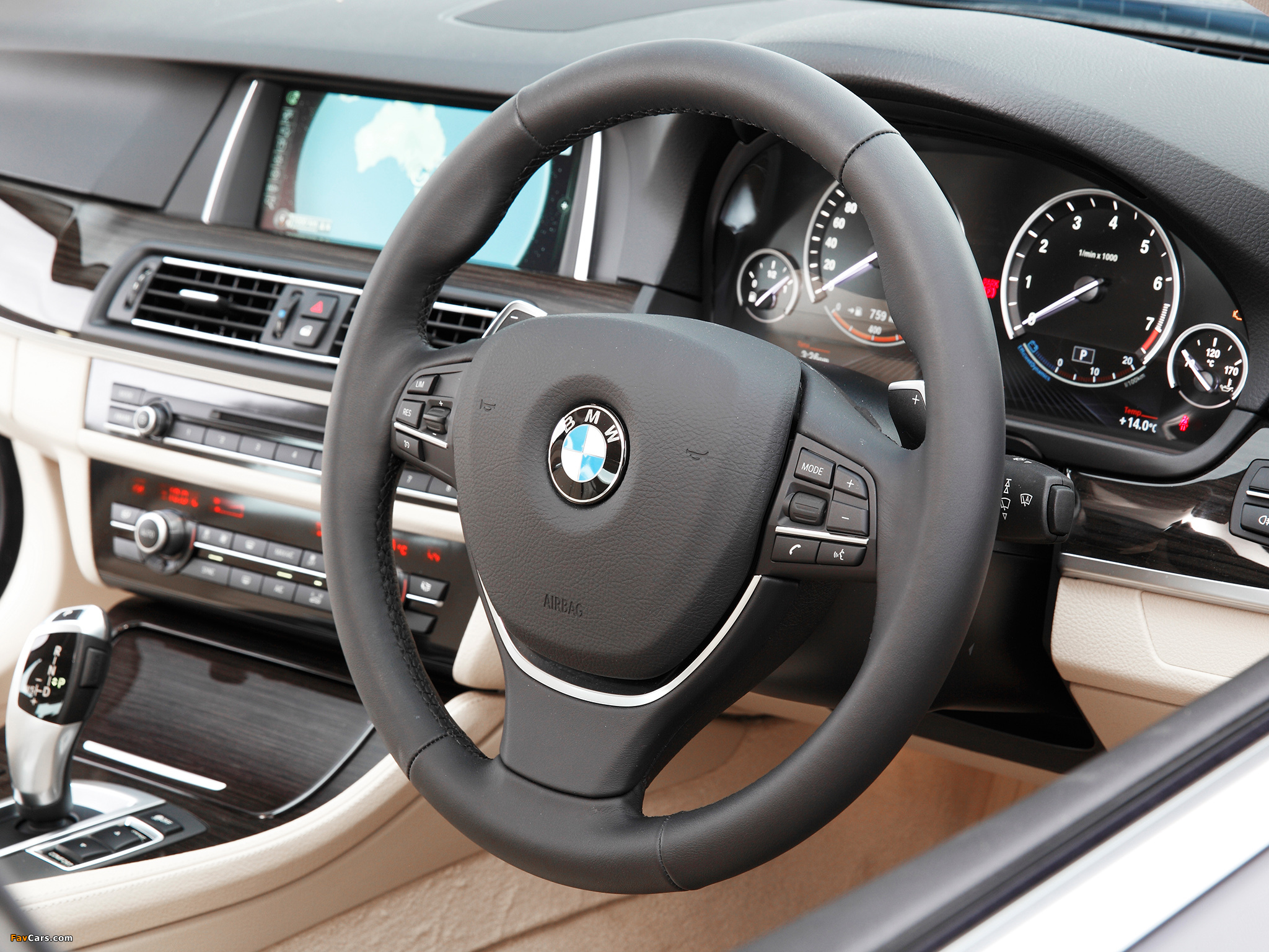 Pictures of BMW 520i Sedan AU-spec (F10) 2013 (2048 x 1536)