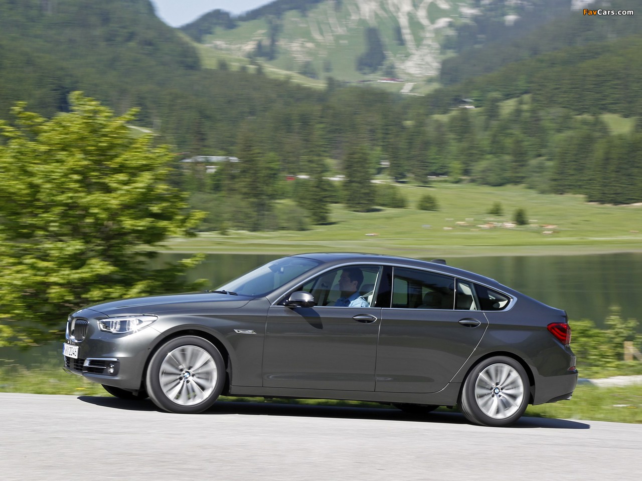 Pictures of BMW 535i Gran Turismo Luxury Line (F07) 2013 (1280 x 960)