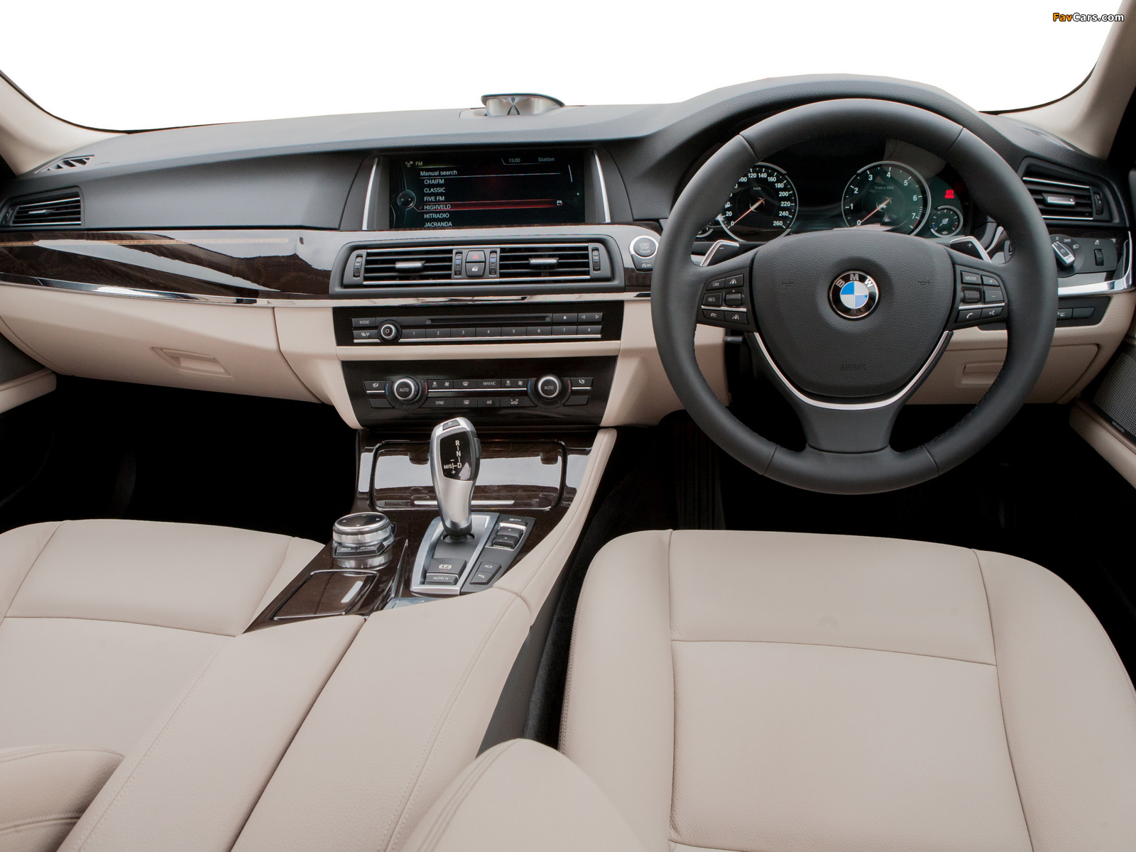 Pictures of BMW 520i Sedan Luxury Line ZA-spec (F10) 2013 (1600 x 1200)