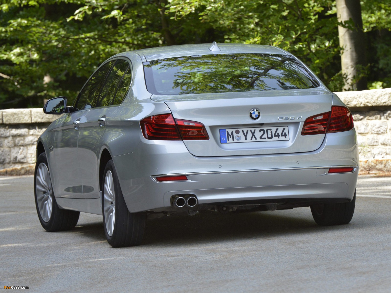 Pictures of BMW 530d Sedan Luxury Line (F10) 2013 (1600 x 1200)