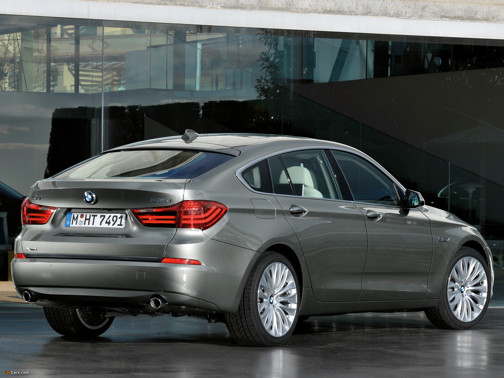 BMW 535i xDrive Gran Turismo Luxury Line (F07) 2013 wallpapers (2048 x 1536)