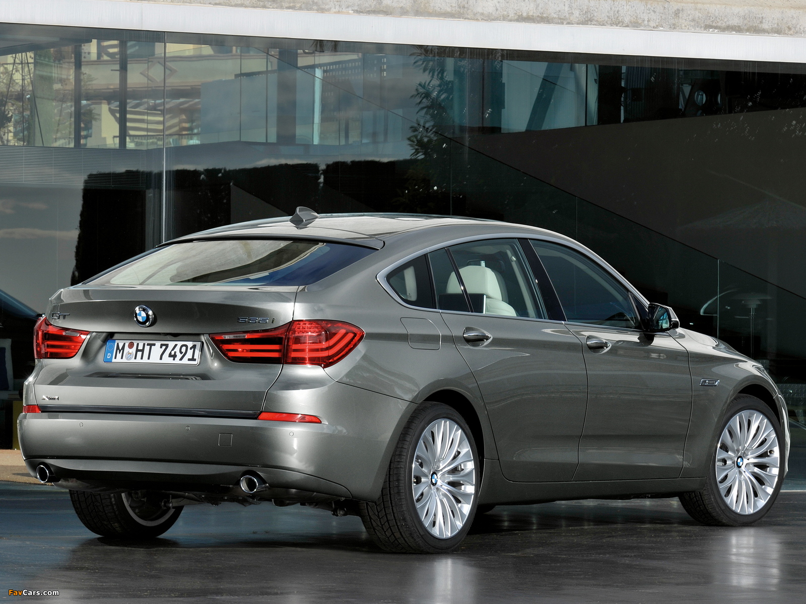 BMW 535i xDrive Gran Turismo Luxury Line (F07) 2013 wallpapers (1600 x 1200)
