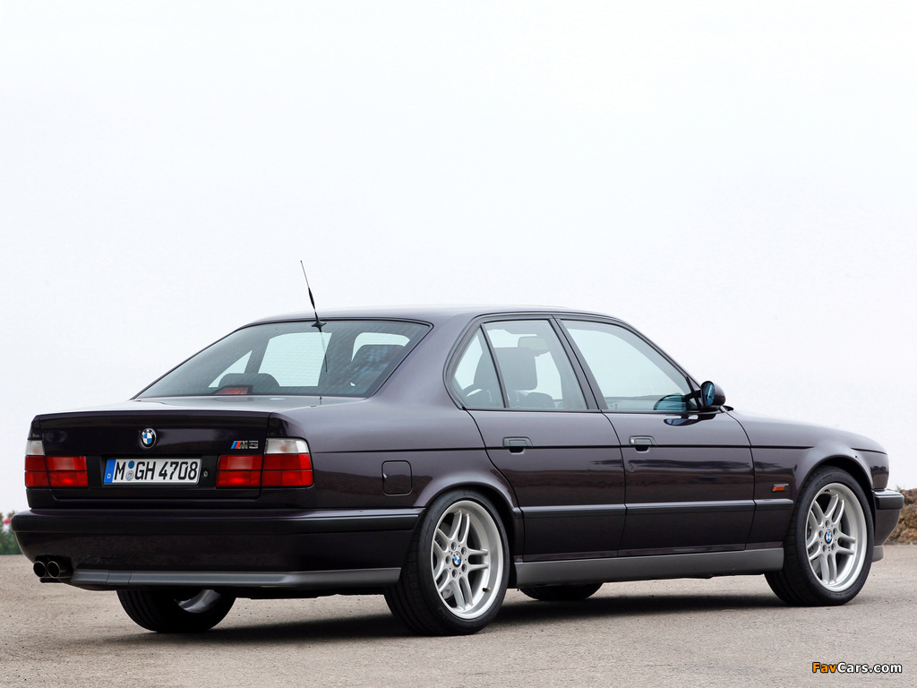 BMW M5 Sedan (E34) 1994–95 wallpapers (1024 x 768)