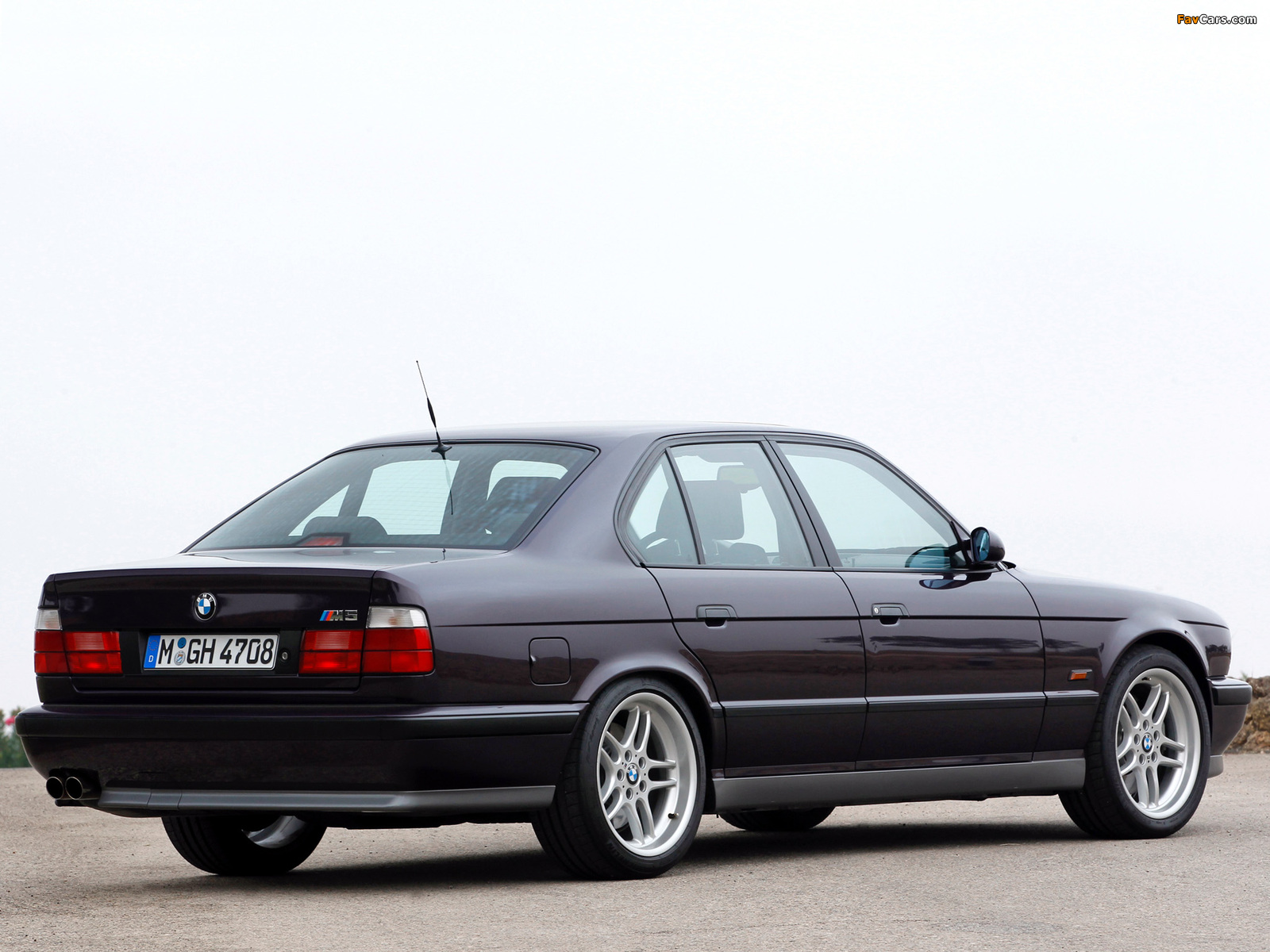 BMW M5 Sedan (E34) 1994–95 wallpapers (1600 x 1200)