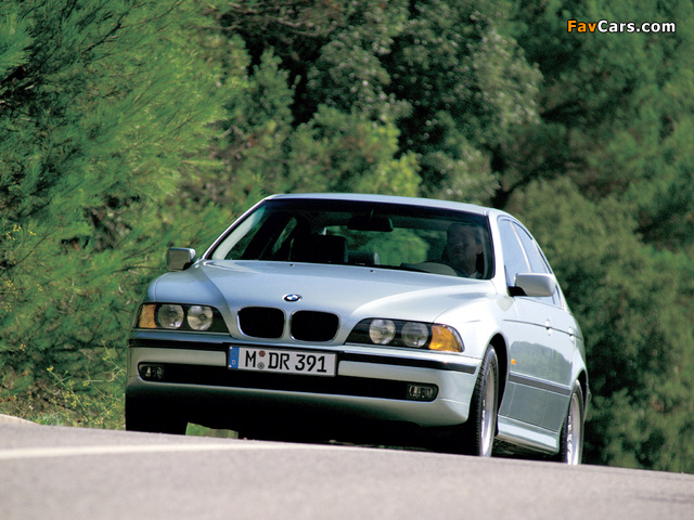 BMW 5 Series Sedan (E39) 1995–2003 wallpapers (640 x 480)
