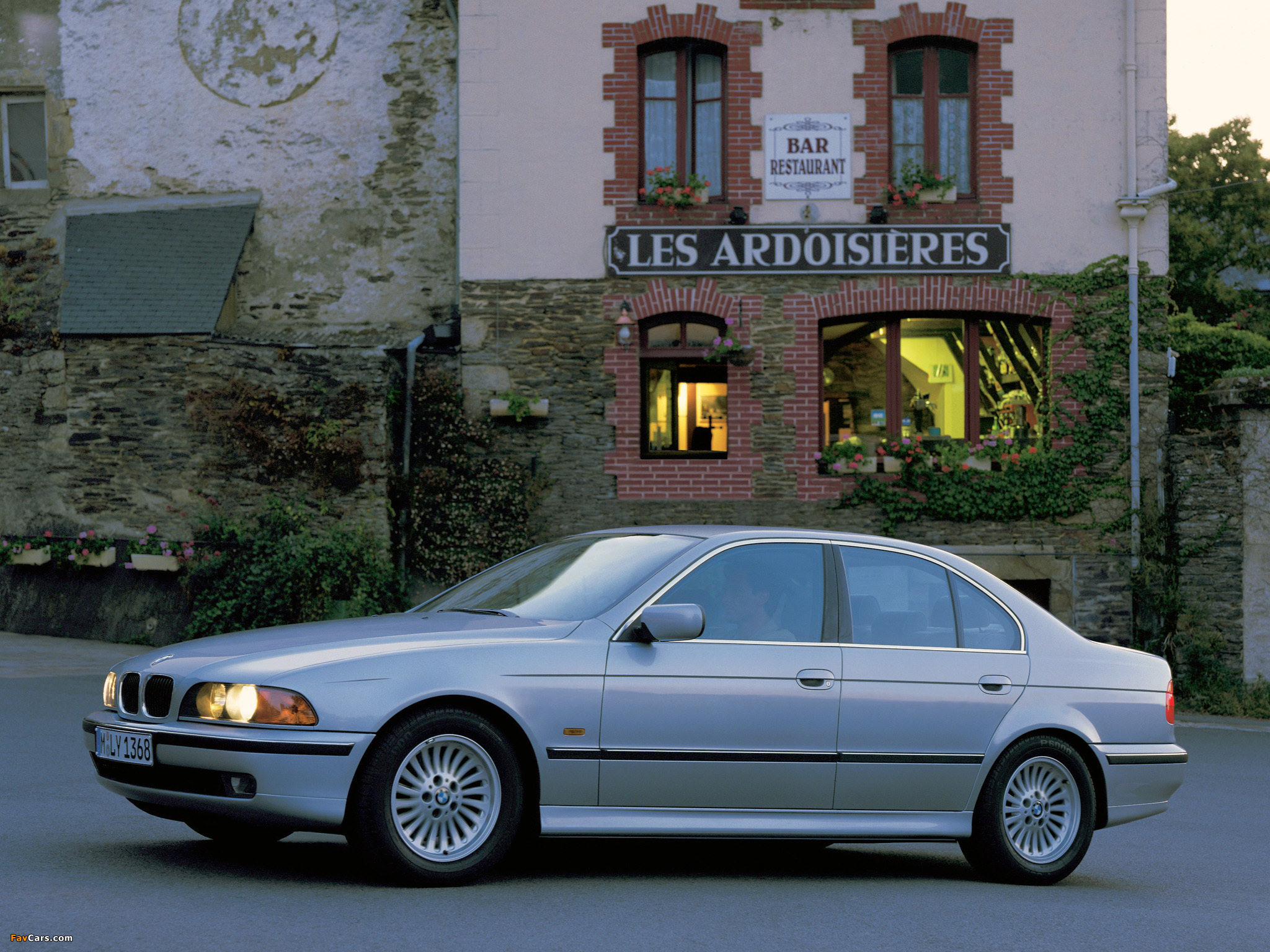 BMW 5 Series Sedan (E39) 1995–2003 wallpapers (2048 x 1536)