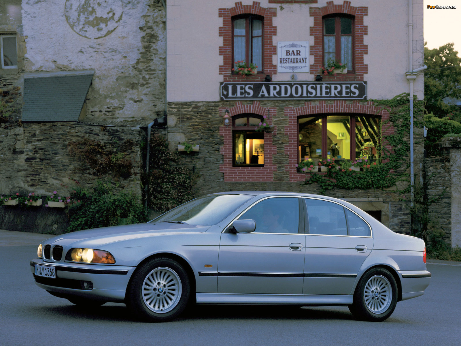 BMW 5 Series Sedan (E39) 1995–2003 wallpapers (1600 x 1200)