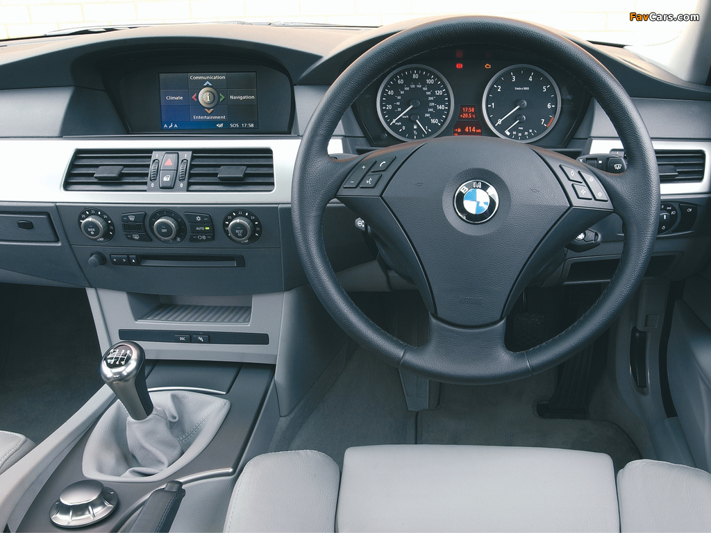 BMW 520i Sedan UK-spec (E60) 2003–05 wallpapers (1024 x 768)