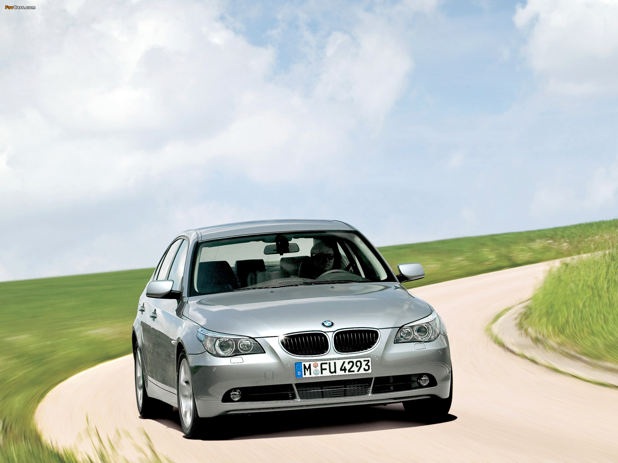 BMW 535d Sedan (E60) 2004–10 wallpapers (2048 x 1536)