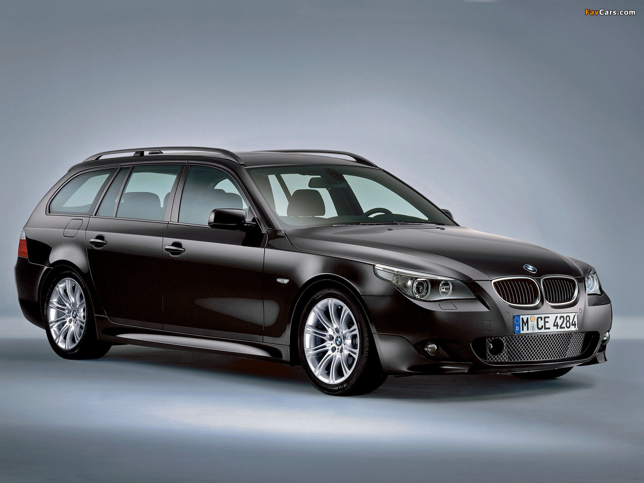 BMW 5 Series Touring M Sports Package (E61) 2005 wallpapers (1280 x 960)