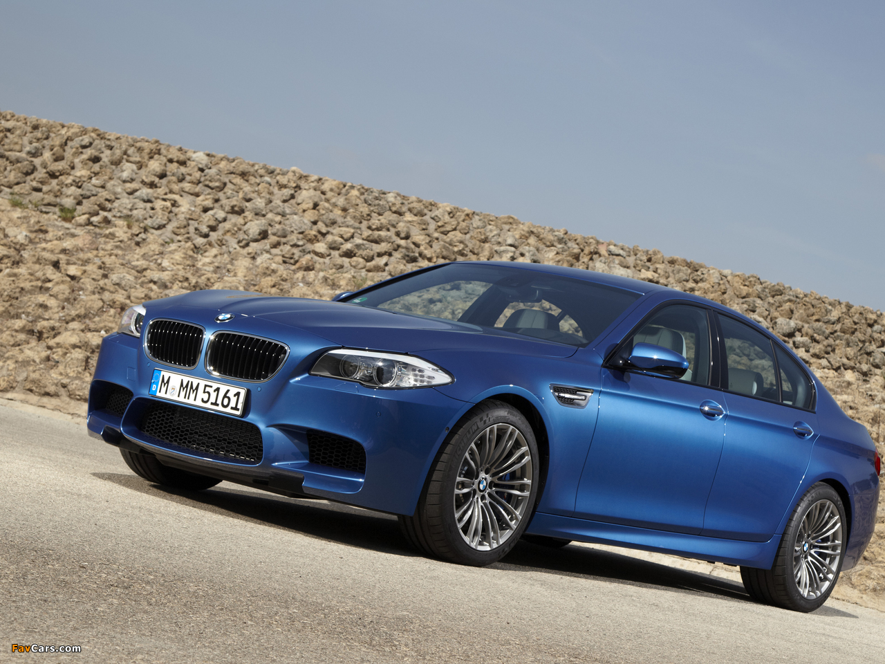 BMW M5 (F10) 2011–13 wallpapers (1280 x 960)