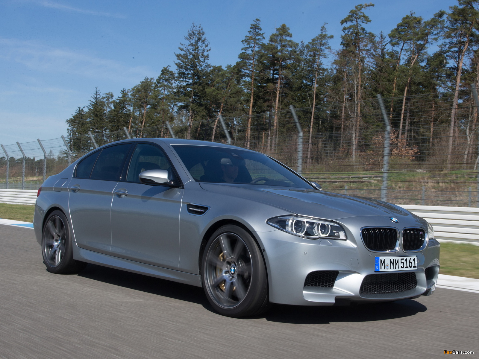 BMW M5 Competition Package (F10) 2013 wallpapers (1600 x 1200)