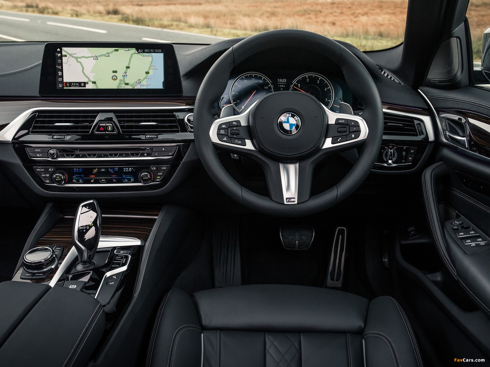 BMW 530i xDrive Sedan M Sport UK-spec (G30) 2017 wallpapers (1600 x 1200)