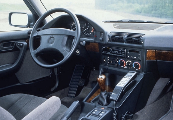 BMW 535i Sedan (E34) 1988–93 wallpapers