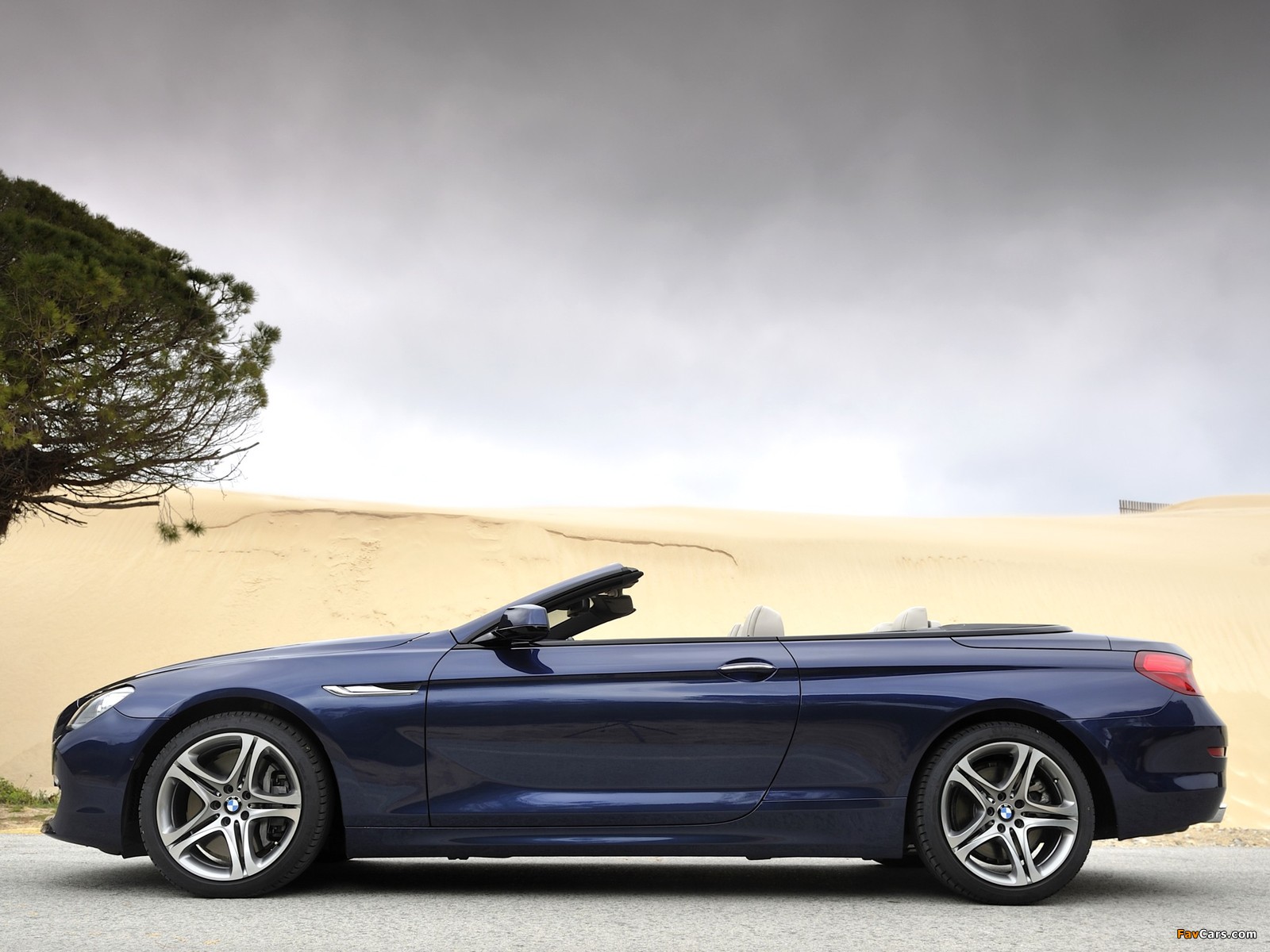 BMW 650i Cabrio UK-spec (F12) 2011 images (1600 x 1200)