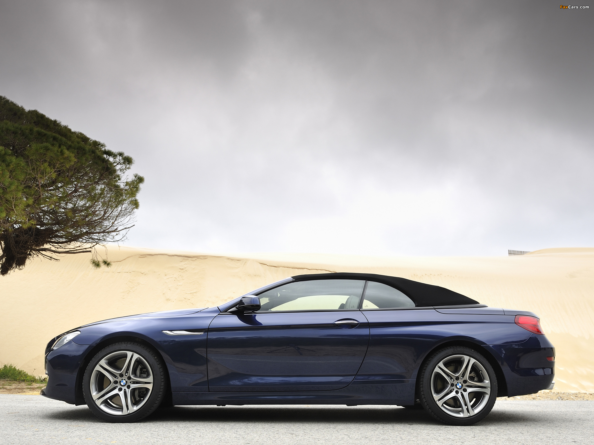 BMW 650i Cabrio UK-spec (F12) 2011 pictures (2048 x 1536)