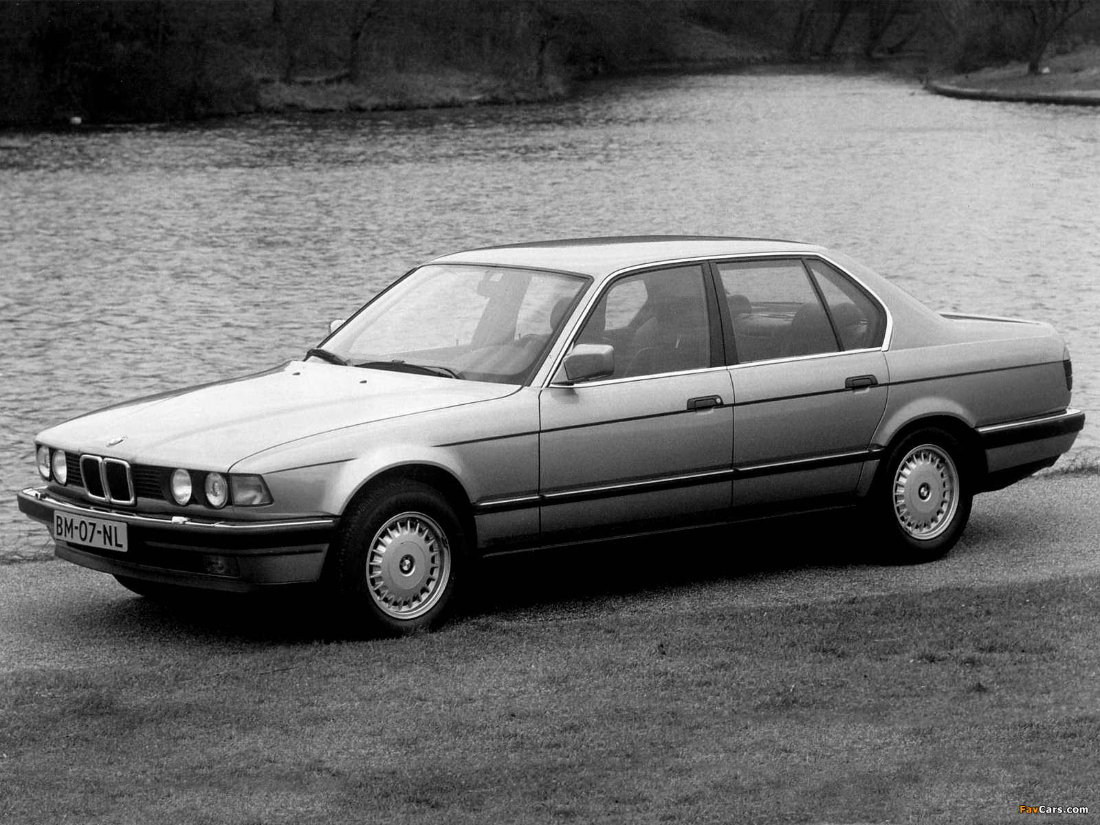 BMW 7 Series (E32) 1986–94 photos (1600 x 1200)