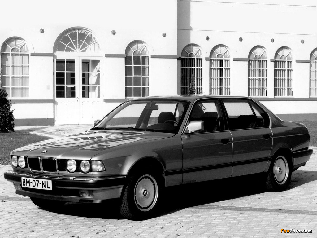BMW 750iL (E32) 1987–94 photos (1024 x 768)