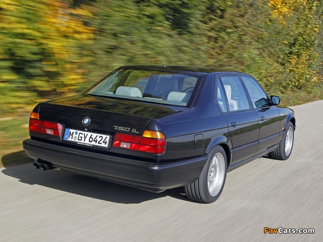 BMW 750iL (E32) 1987–94 photos (640 x 480)