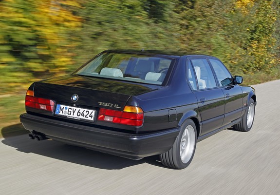 BMW 750iL (E32) 1987–94 photos